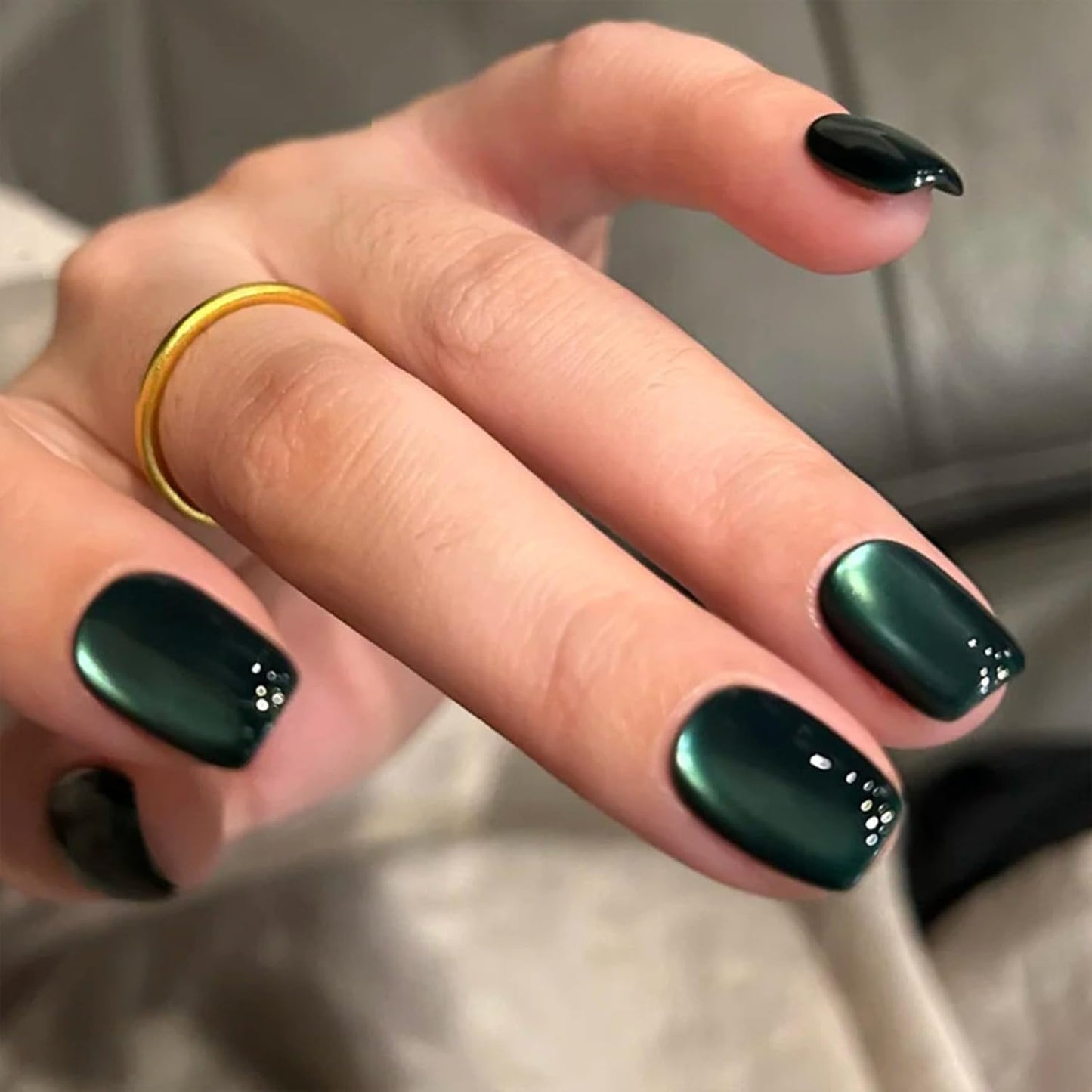 Dark Green Press on Short Square Cat Eye Acrylic Ombre Artificial Glossy Squoval False Xmas Stick on Nails for Women 30Pcs